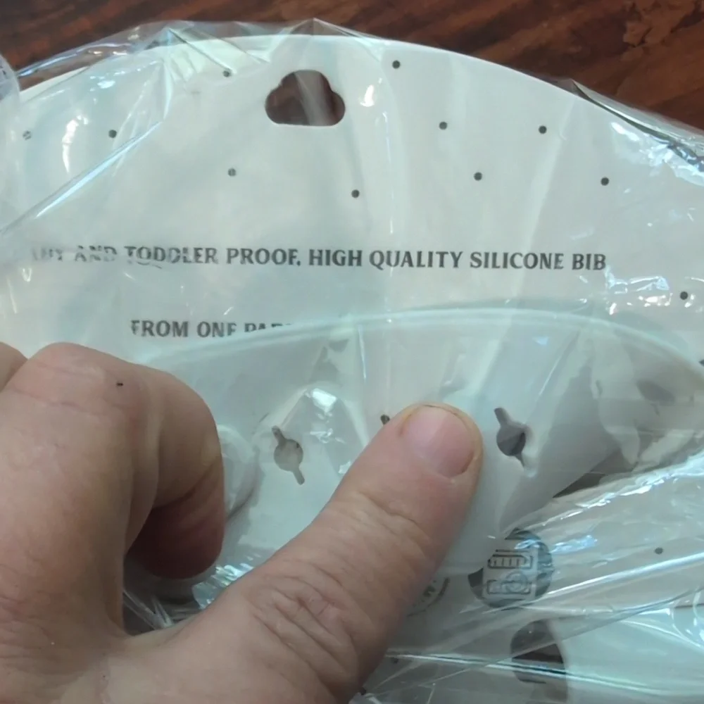 Baby * Toddler Silicone Bib * Kuddley Baby * Brand New In PKG * Food Safe *